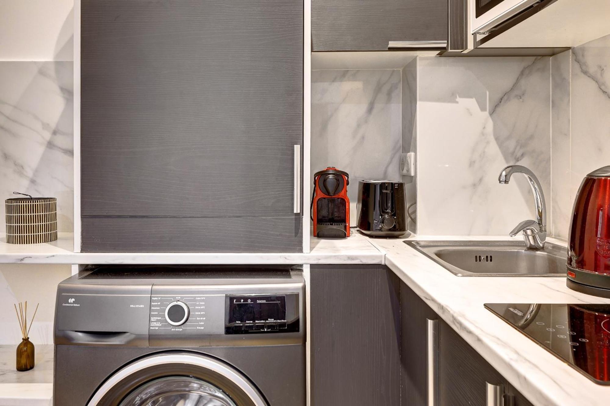 Appartement Elegant Pres Du Jardin Du Luxembourg Paris